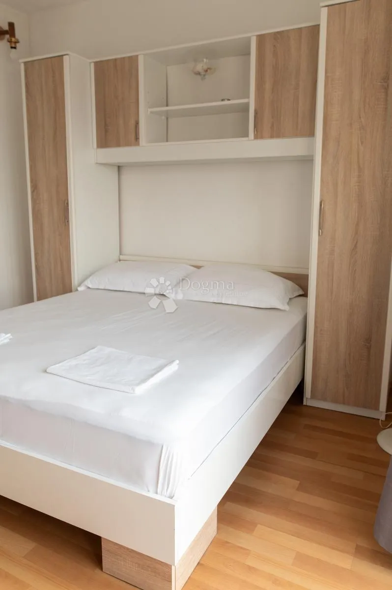 kuća prvi red uz more - dvojna kuća u arbaniji, trogir - slika 22