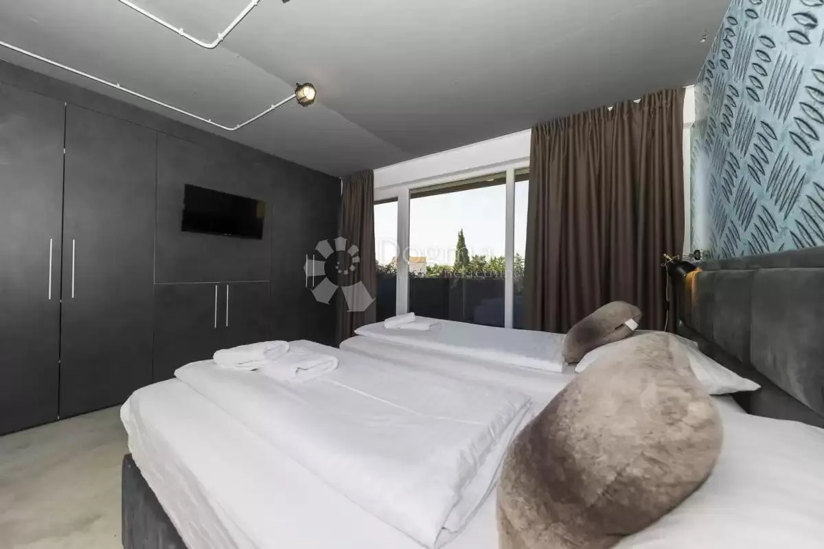 moderna villa sa bazenom- žerava - slika 27