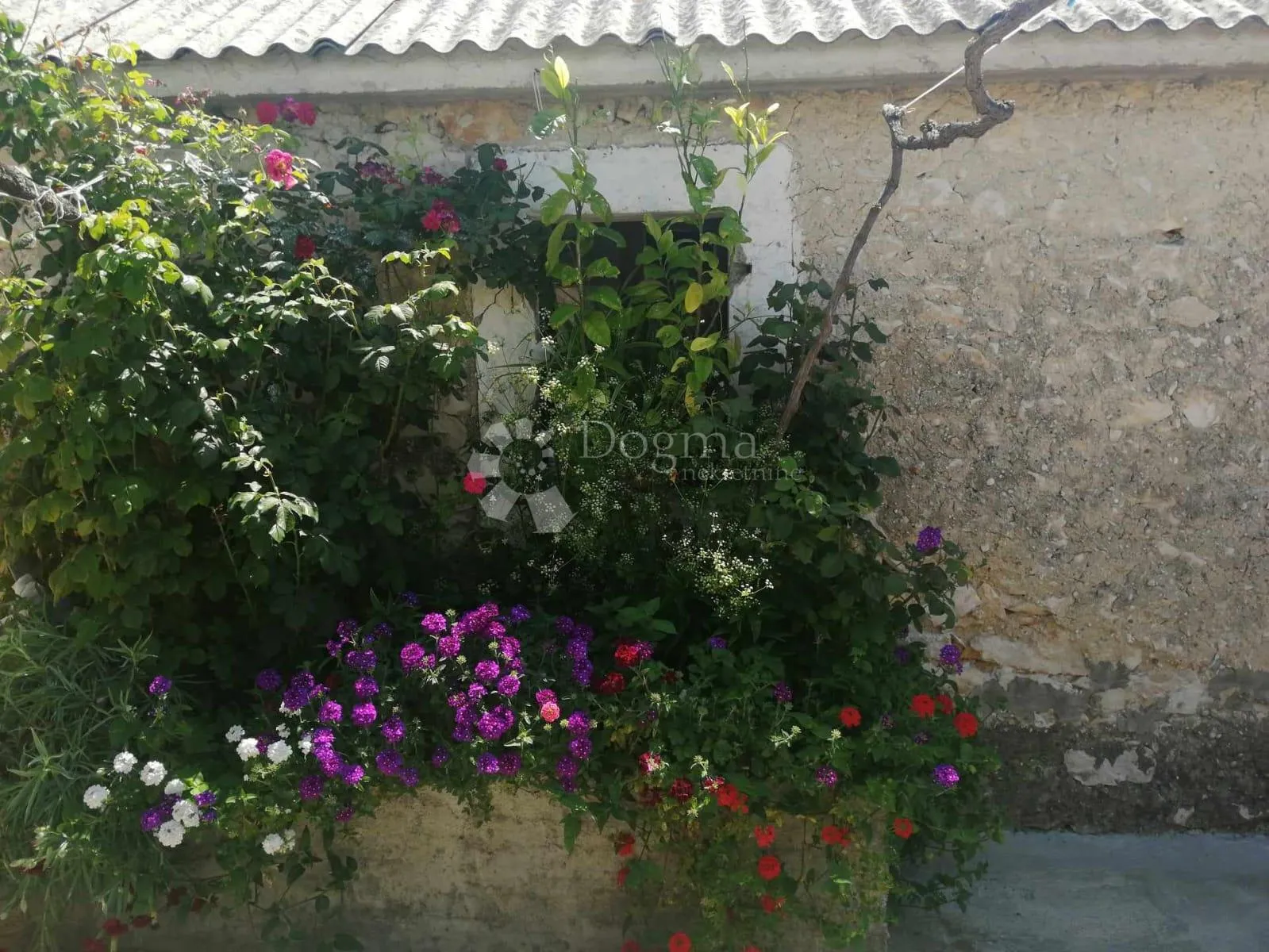 prodaje se kuća, ljubački stanovi - slika 8