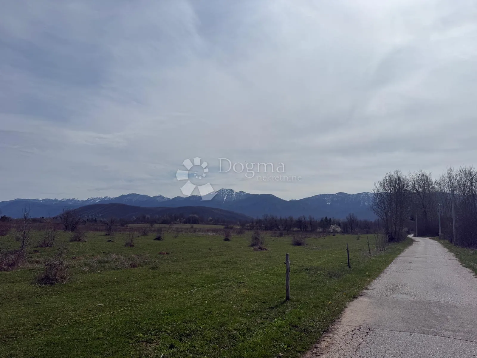 prilika !!! priroda pogled na velebit 5min do centra - slika 5
