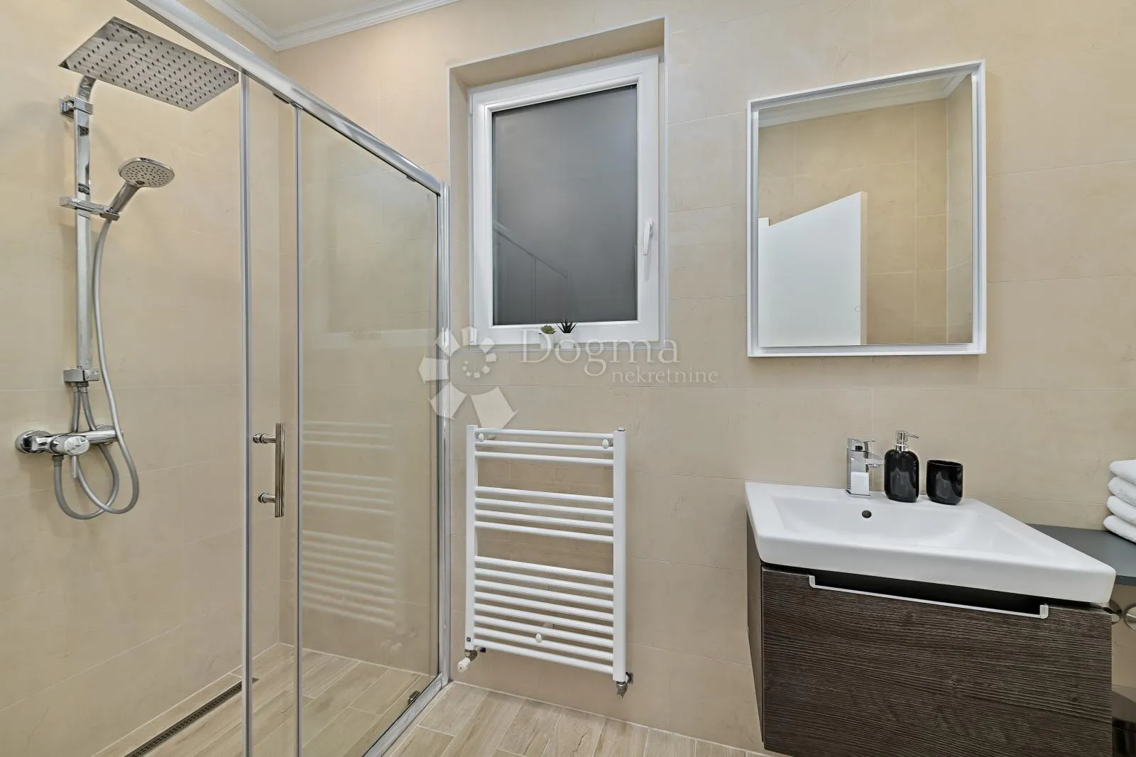 zagreb, maksimir, luksuzan stan 40 m2 s bazenom - slika 11