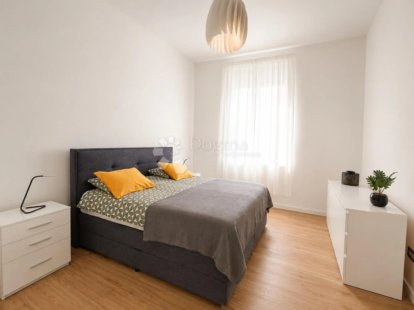 4-sobni stan palmotićeva 88m2 - slika 4