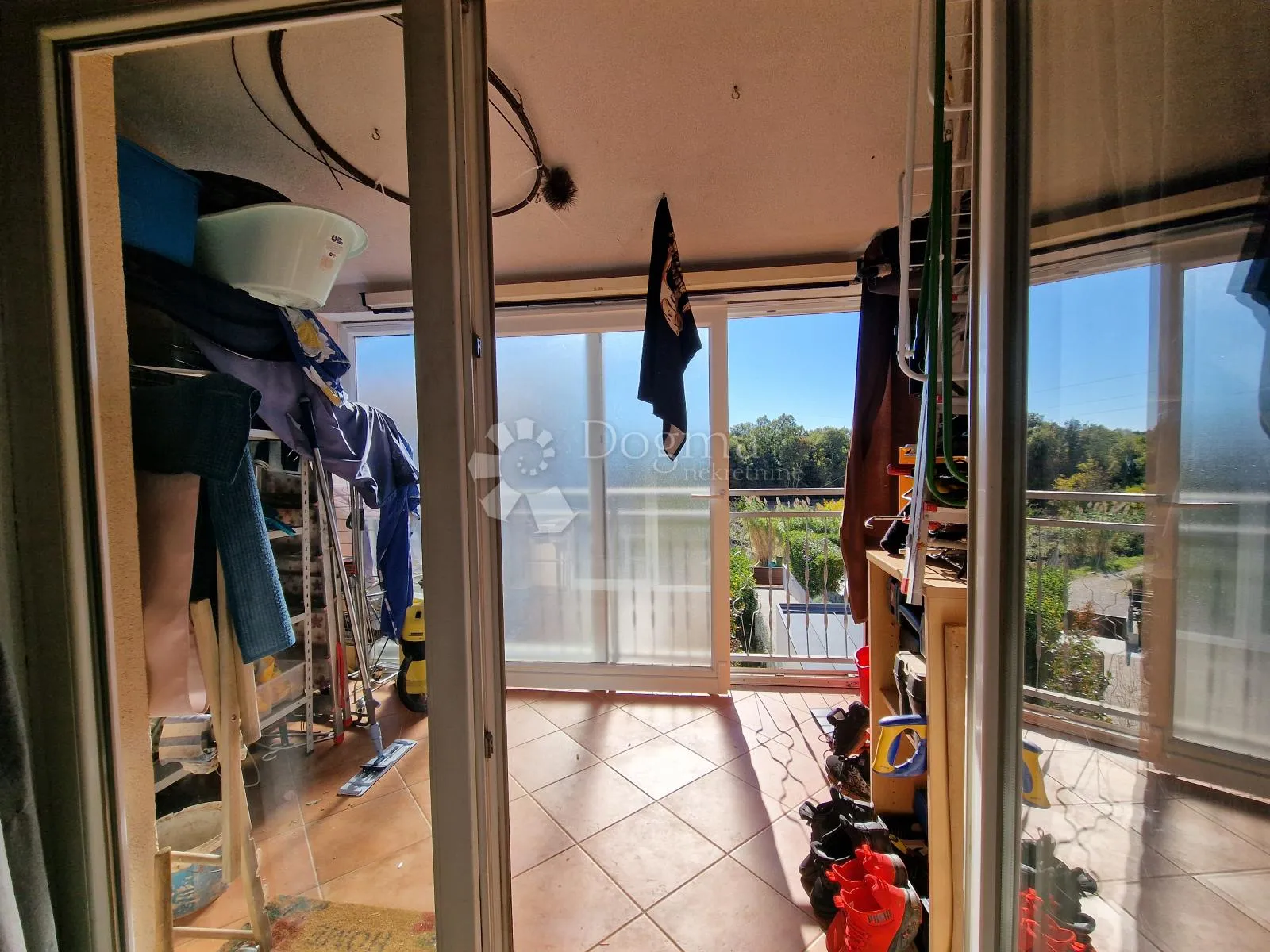 ekskluzivno! šarmantan stan s galerijom 5 km od mora - slika 8