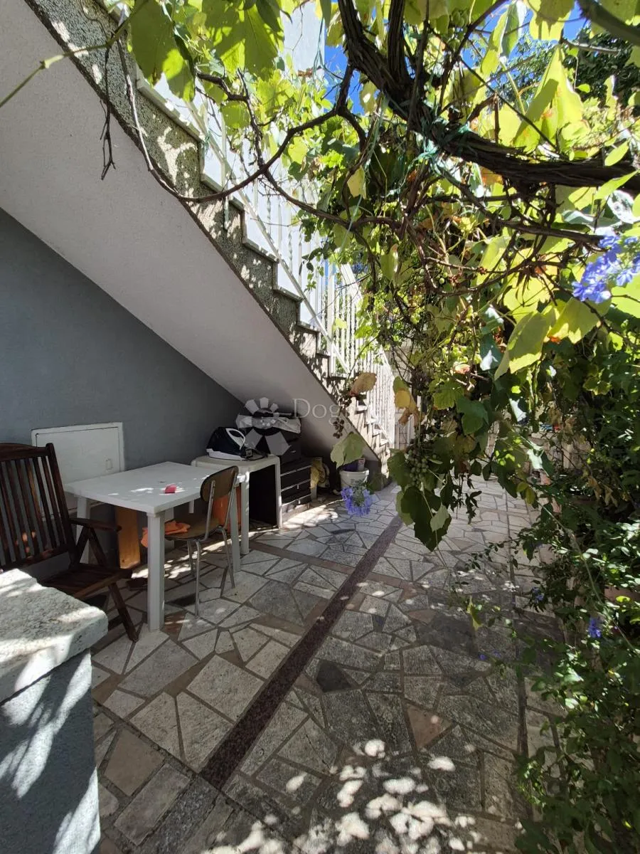prostrana apartmanska kuća sa panoramskim pogledom na more - slika 10