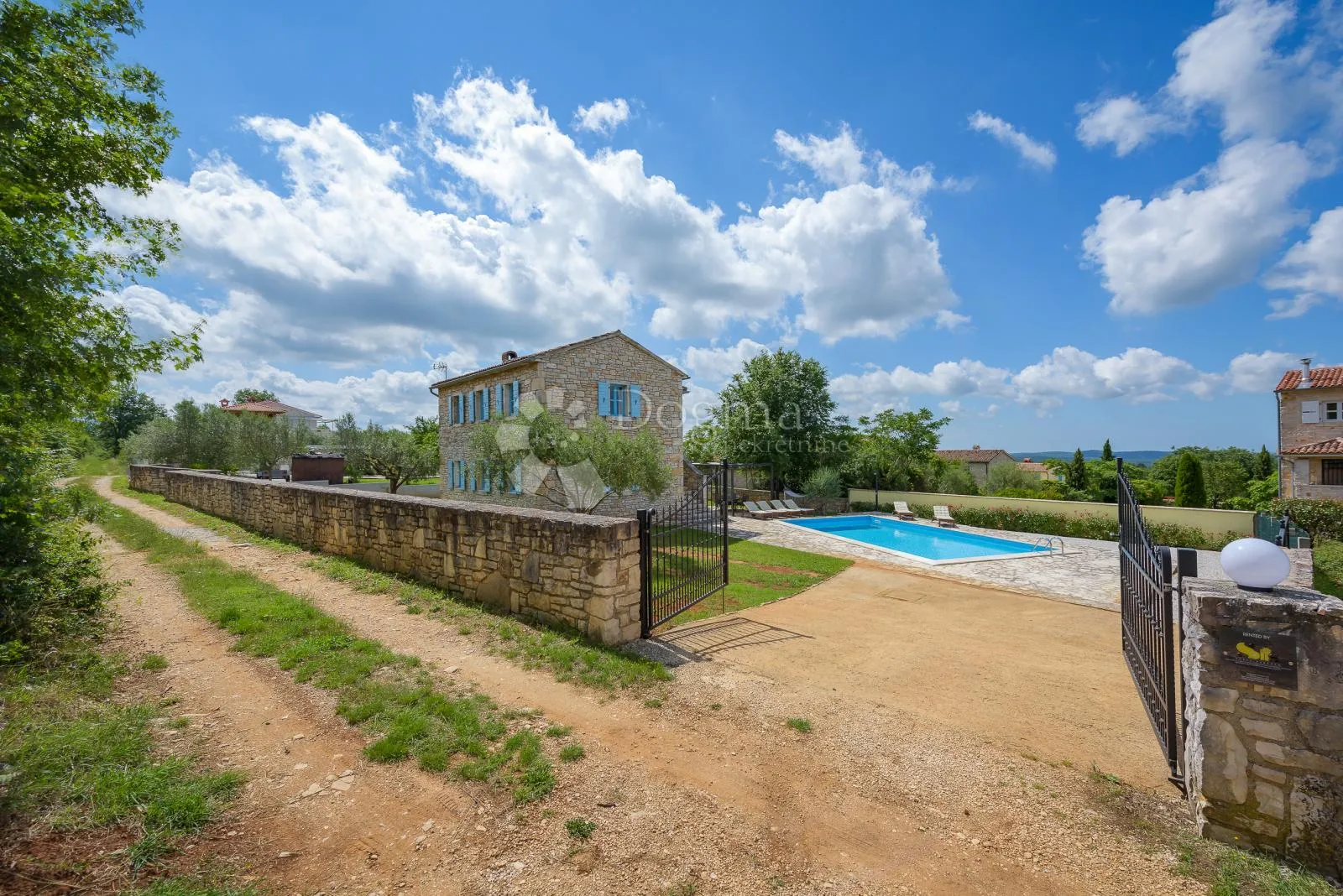 prekrasna kamena vila u okolici poreča s 3 spavaće sobe - slika 41