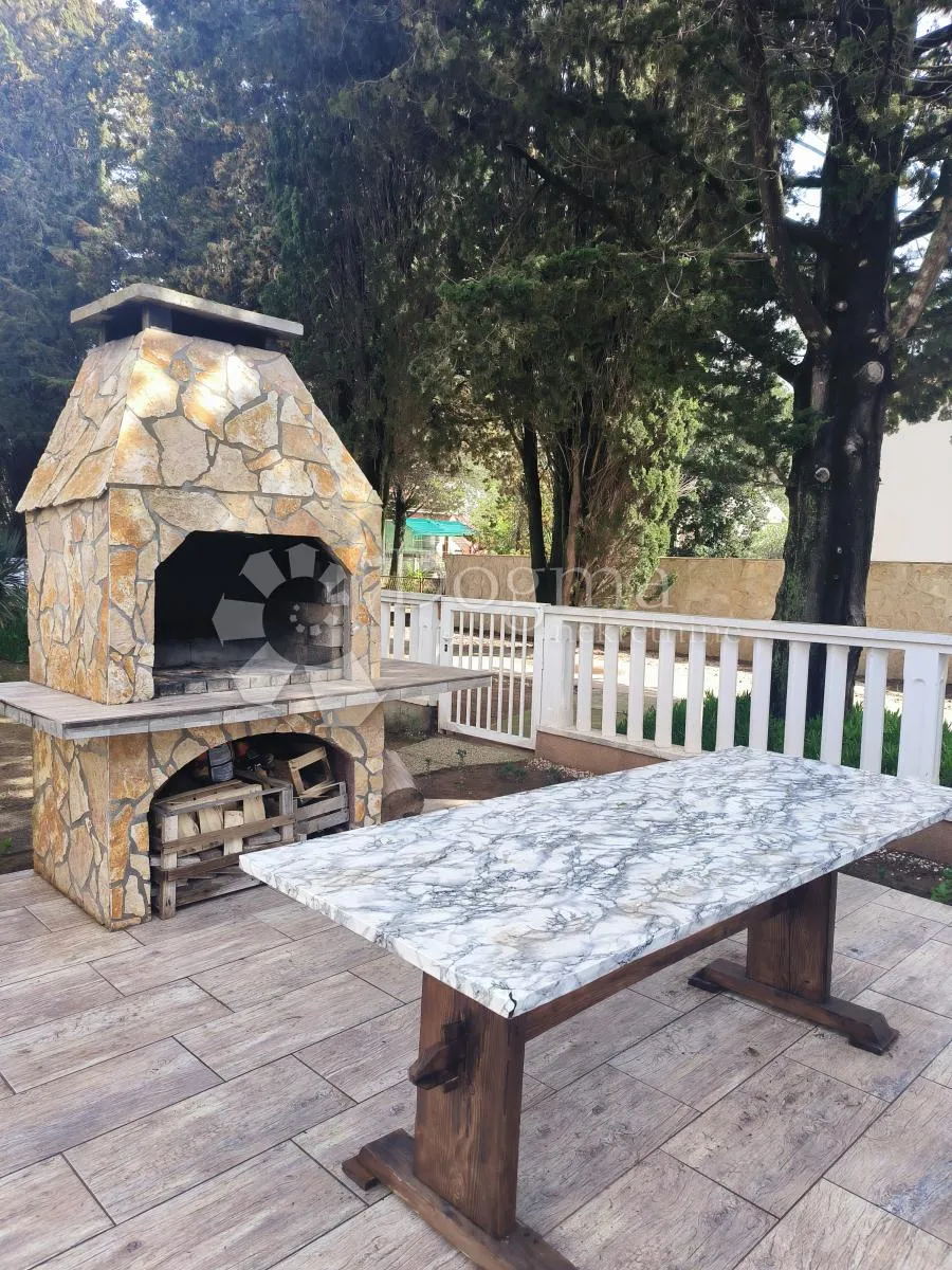 kuća sa 6 apartmana, sabunike-privlaka - slika 5
