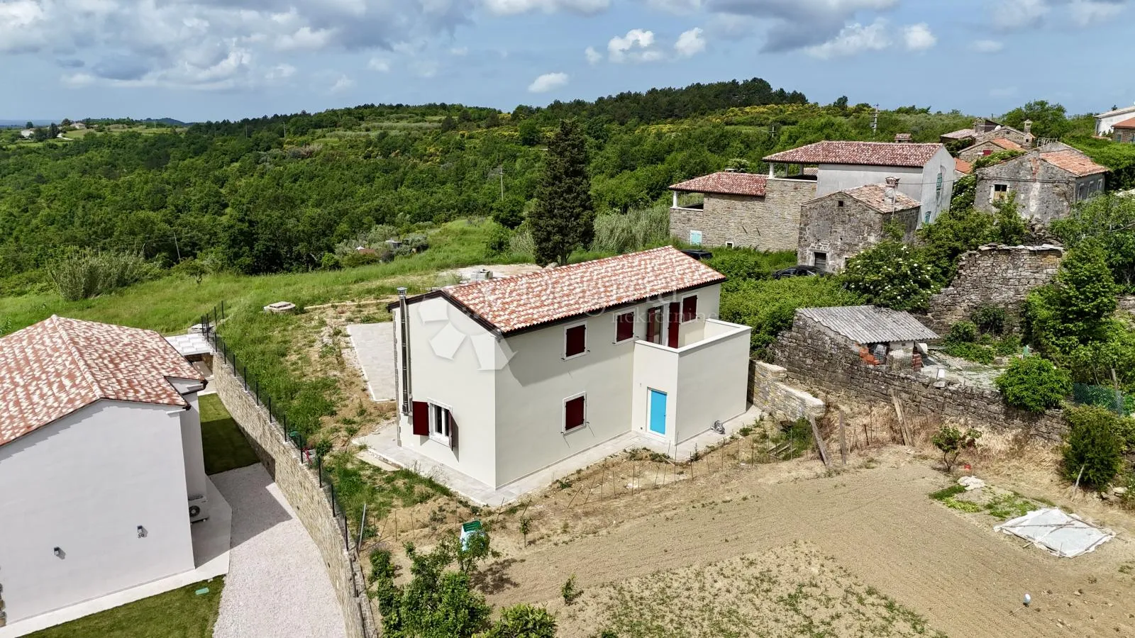 predivna kamena kuća s bazenom i pogledom na more - slika 6