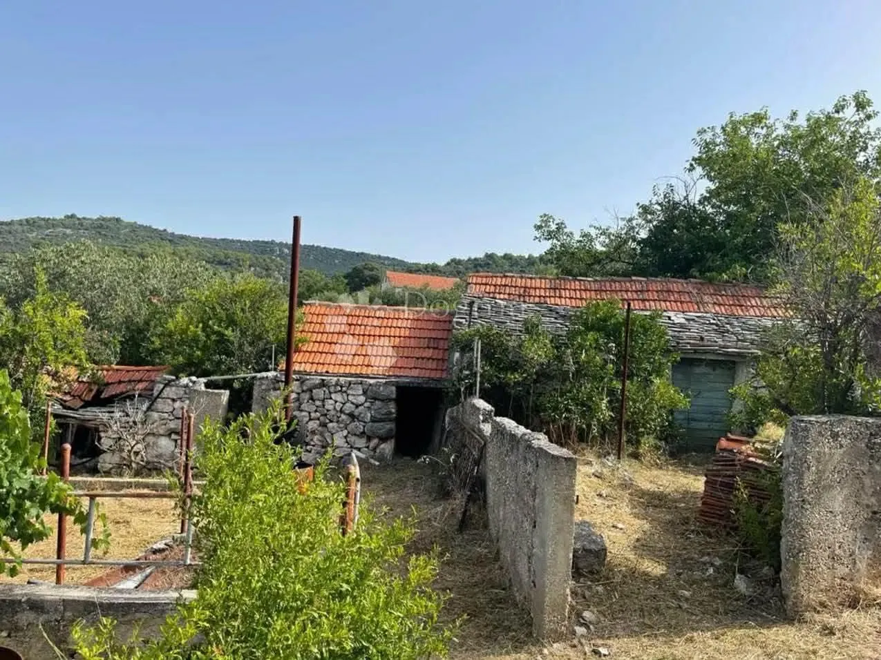 građevinsko zemljište u vinišću 300m od mora! - slika 5