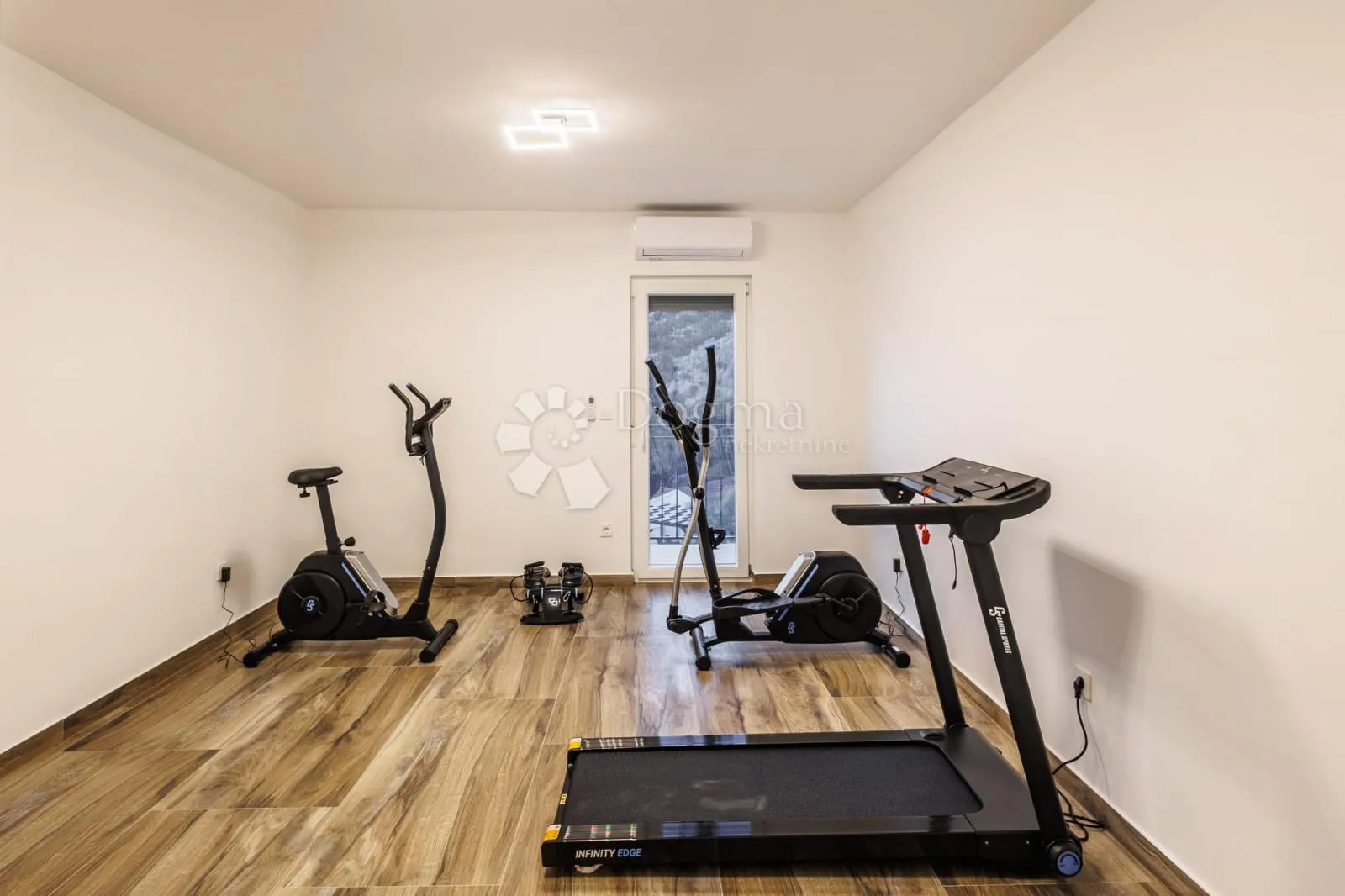 sevid -prostrana villa 50m od mora s top pogledom - slika 21