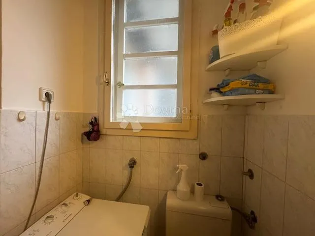 stan sa balkonom u blizini centra - slika 10
