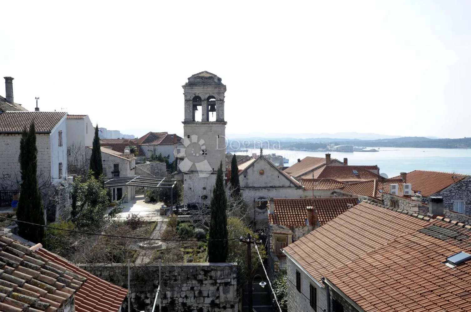 lijepa kamena kuća s pogledom na šibenski zaljev - slika 24