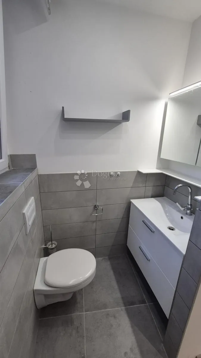 dvosobni stan u centru pule površine 72,83 m2 - slika 12