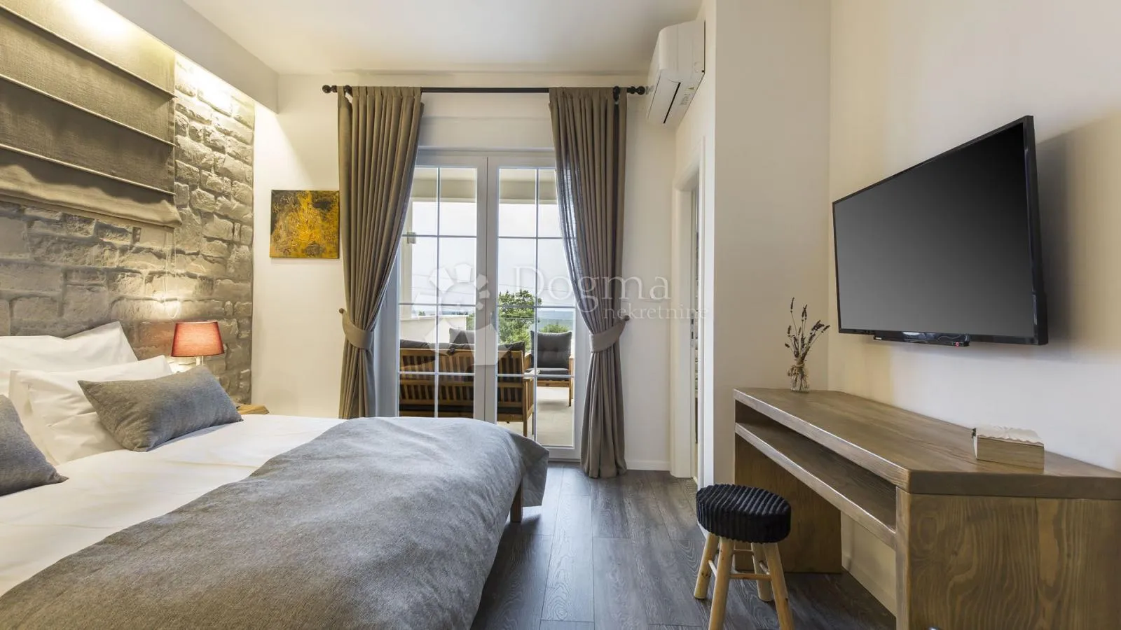 villa s 5* - panoramski pogledom na more i privatnost - slika 11