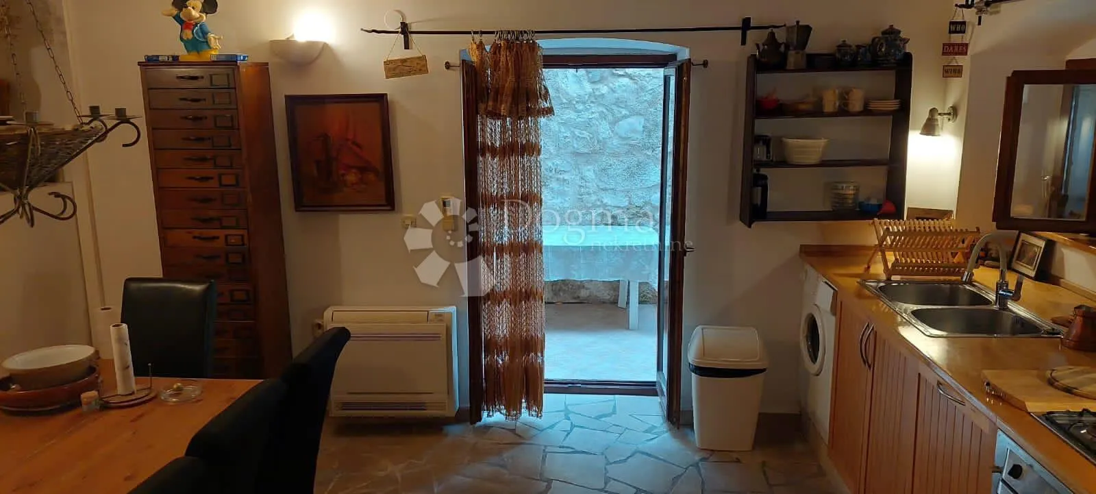 lijepa kamena kuća s pogledom na šibenski zaljev - slika 5