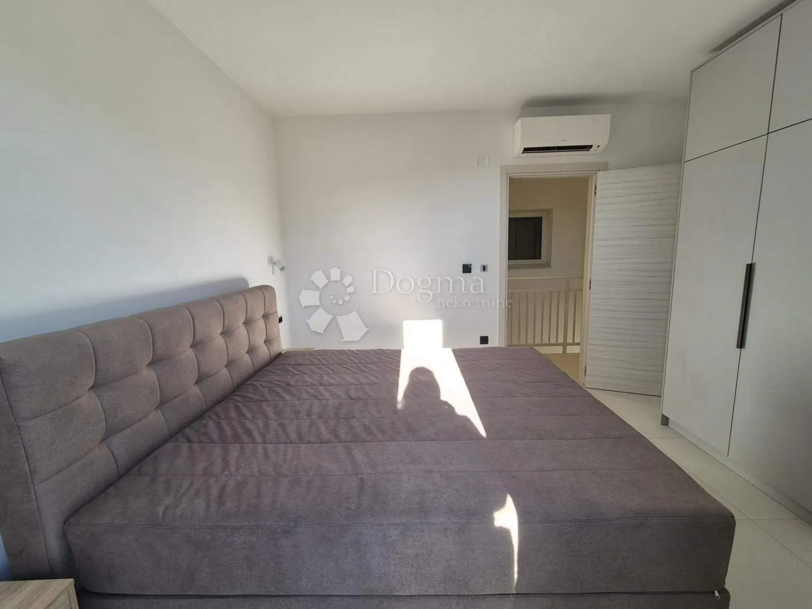 villa sa bazenom malinska krk - slika 10