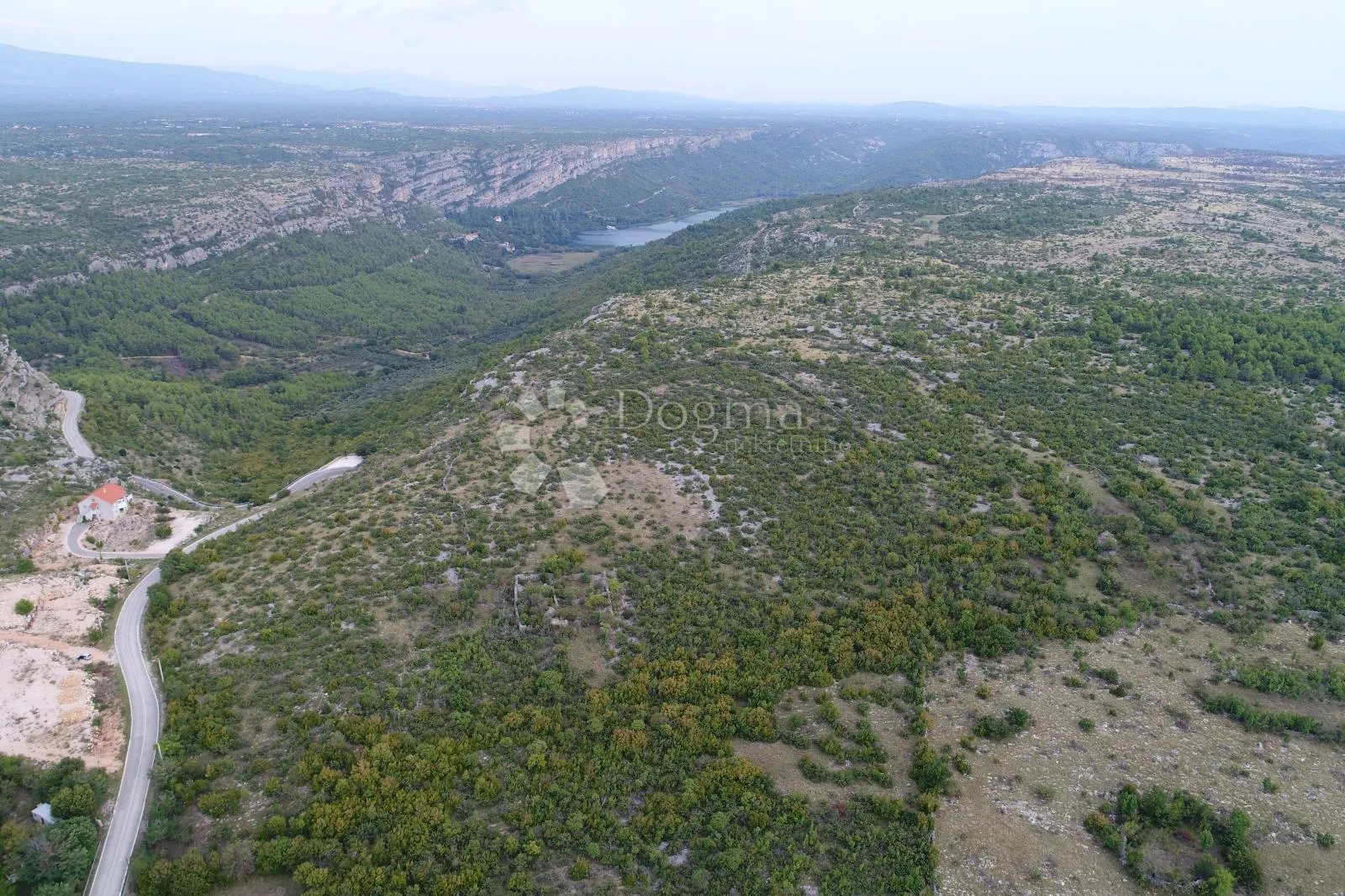 prekrasna građevna parcela nadomak roškog slapa, 6.691 m² - slika 6