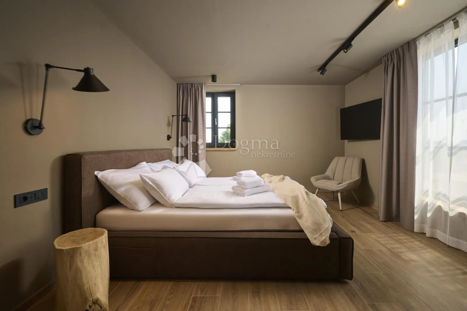 poreč, luksuzna vila s bazenom, 5 spavaćih soba, pogled more - slika 14