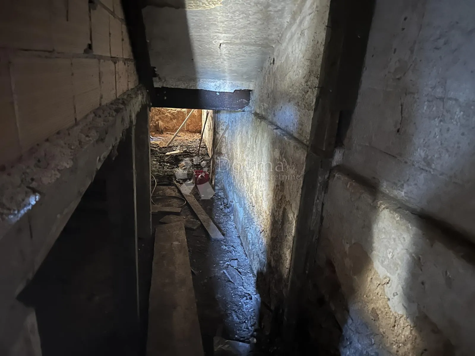 poslono stambena zgrada centar otočac - slika 25