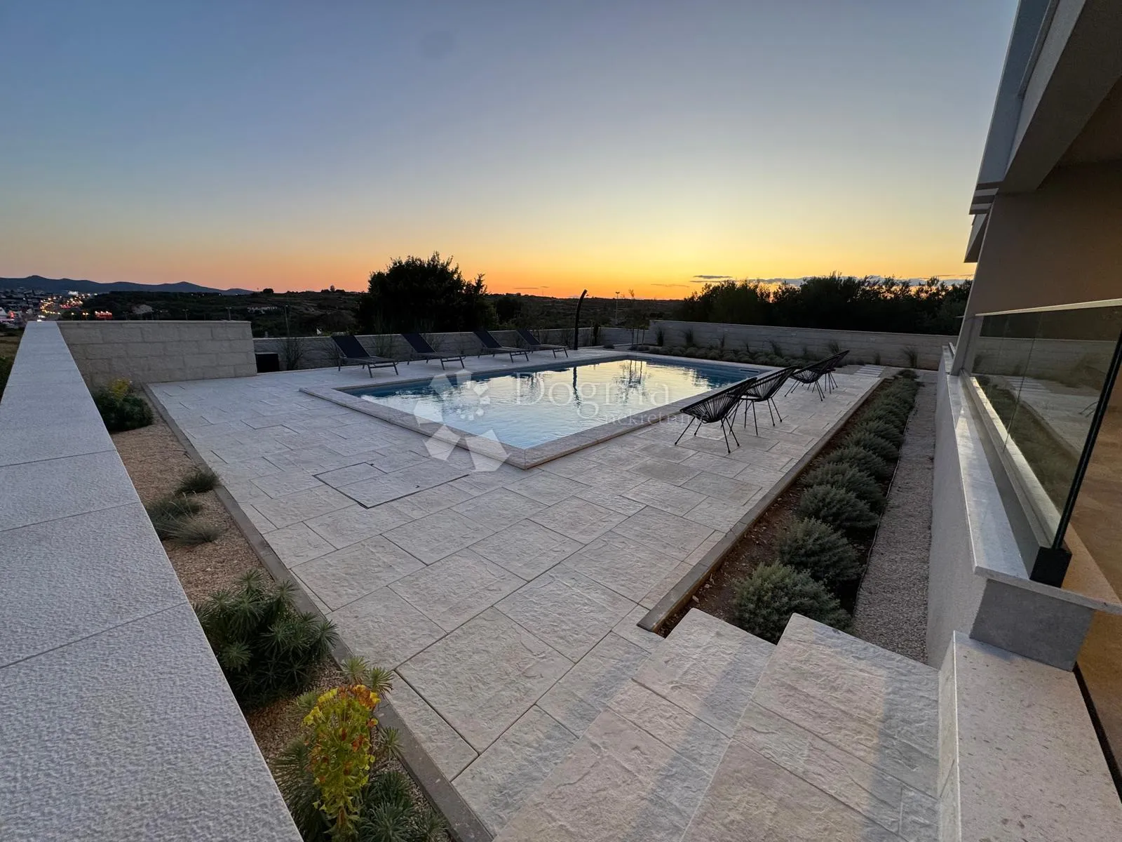 crno, zadar -luksuzan trosoban stan - prizemlje s bazenom 100 m² - slika 6