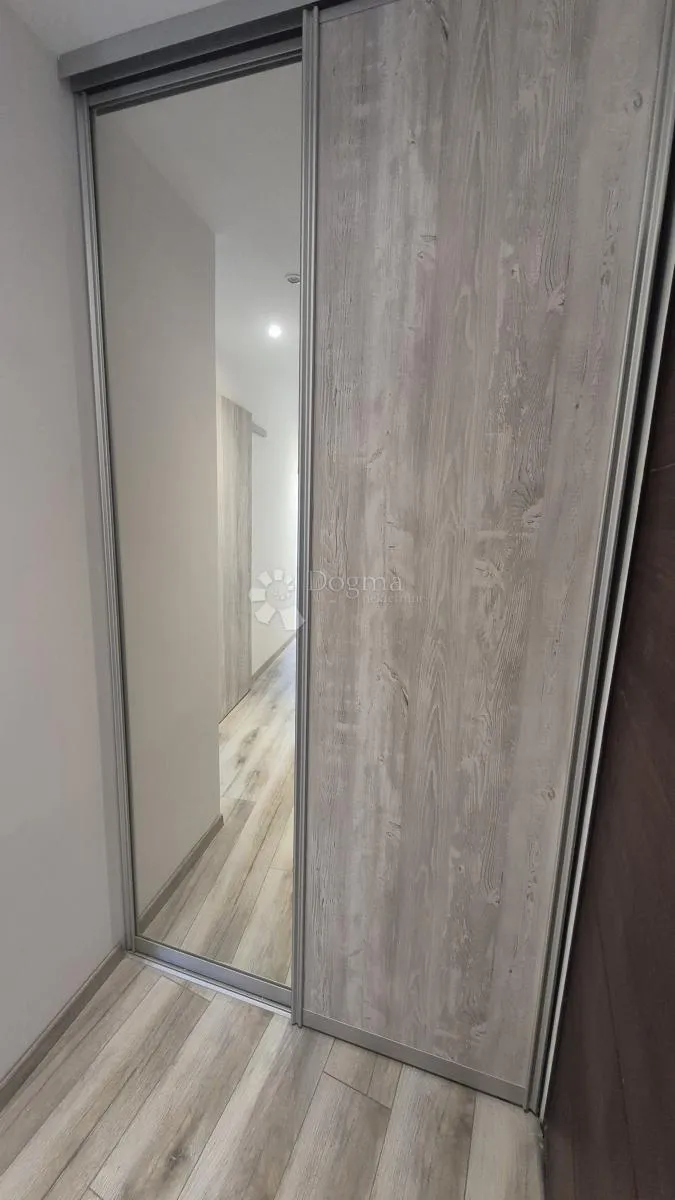 dvosobni stan u centru pule površine 72,83 m2 - slika 20