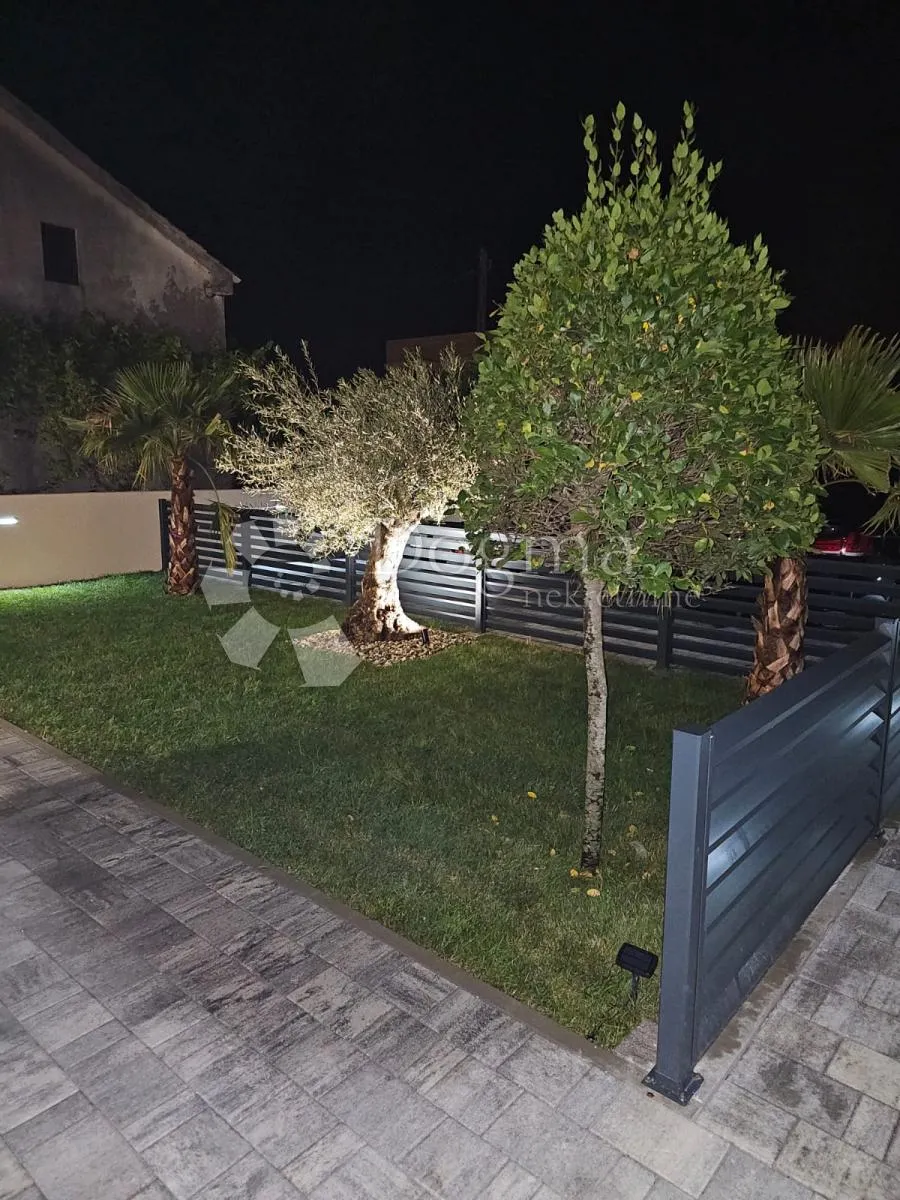 otok vir -prodaje se apartman 70 m2 plus krovna terasa 70 m2 - slika 8