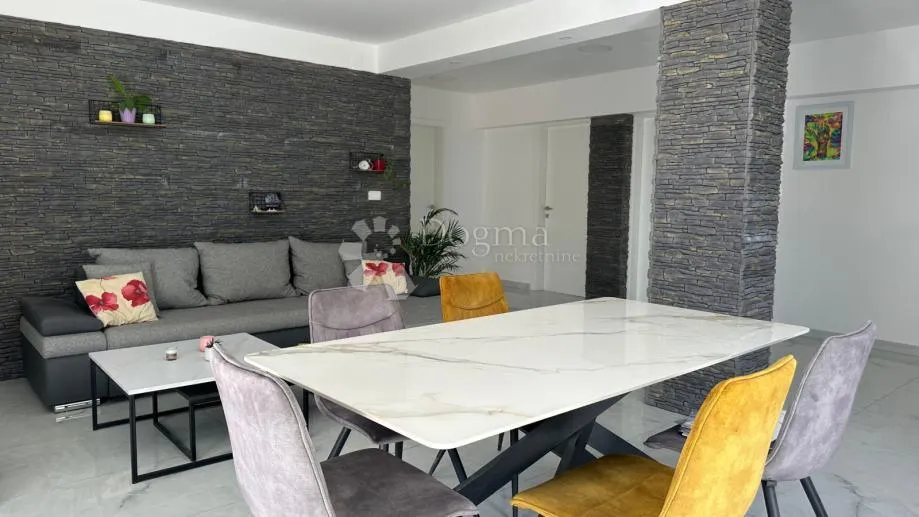 urbana vila novogradnja na rabu - slika 7