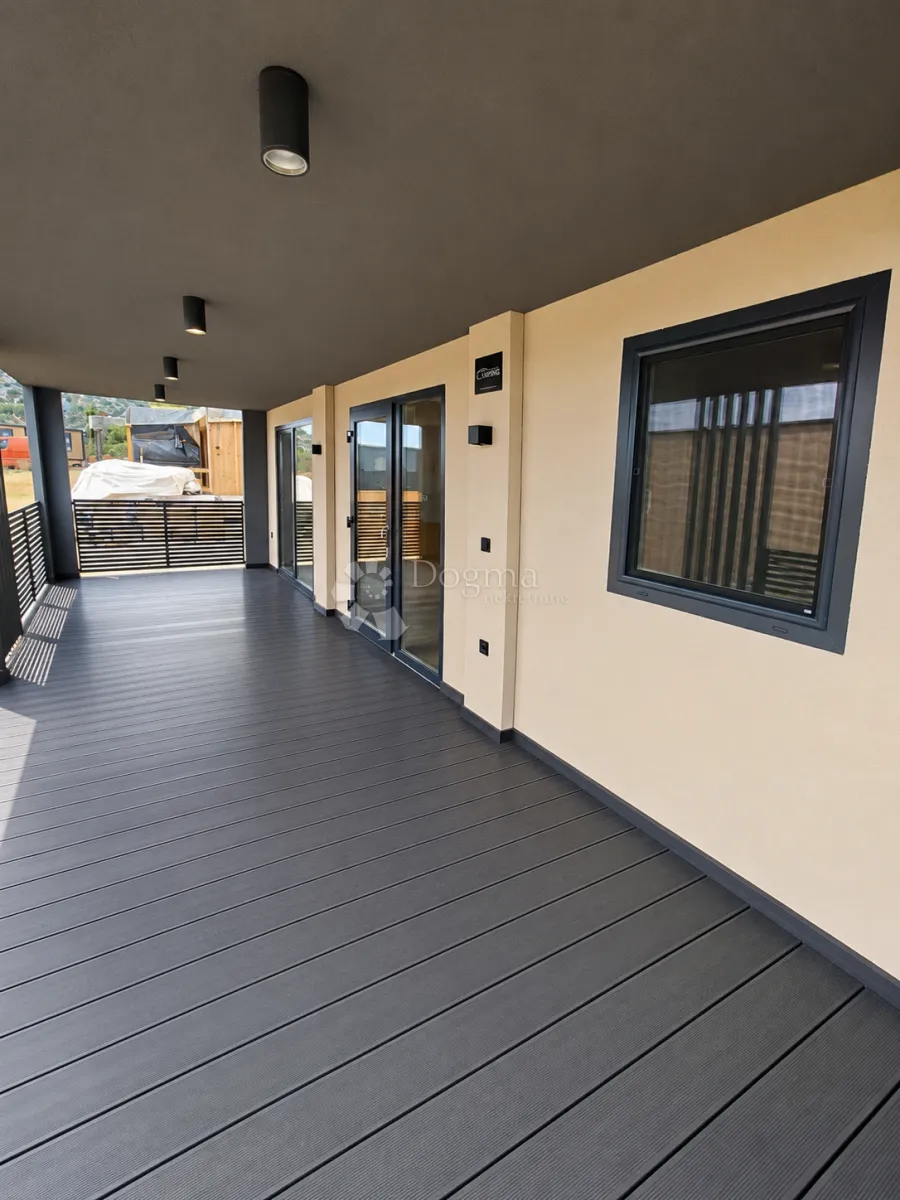 drage – moderna dvosobna mobilna kućica s terasom od 18 m² - slika 3