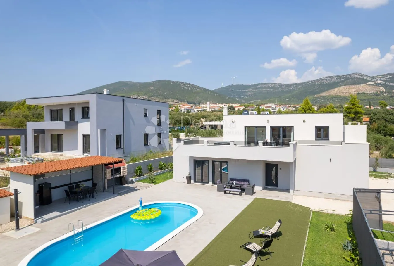 villa sa bazenom - slika 4