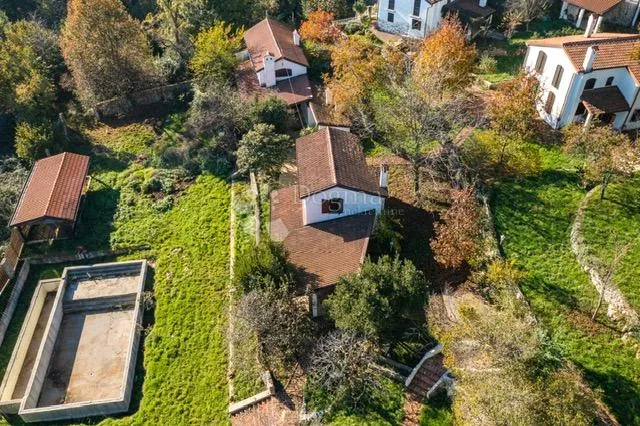 autentično pitoreskno selo sa 6 kuca iznad opatije - slika 5