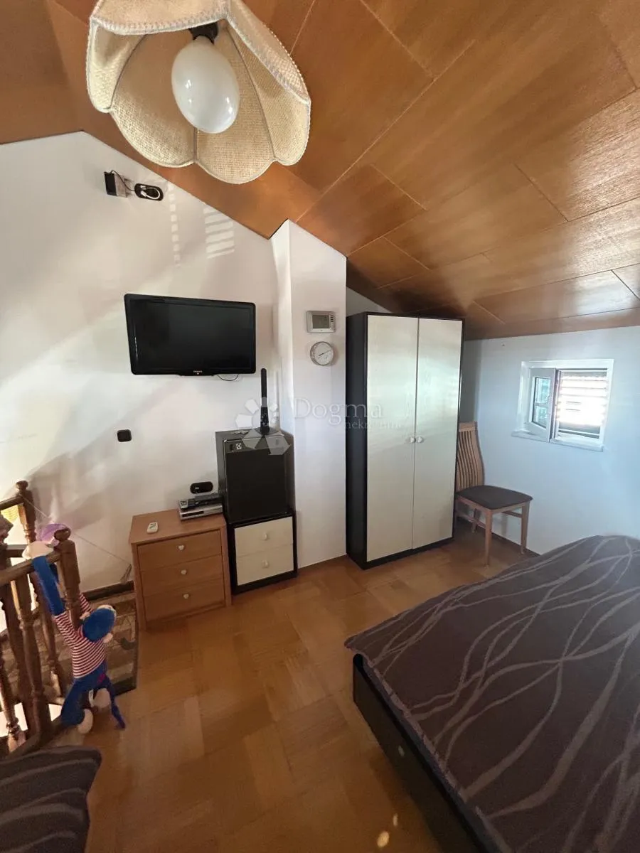 dvoetažni apartman sa garažom - slika 12