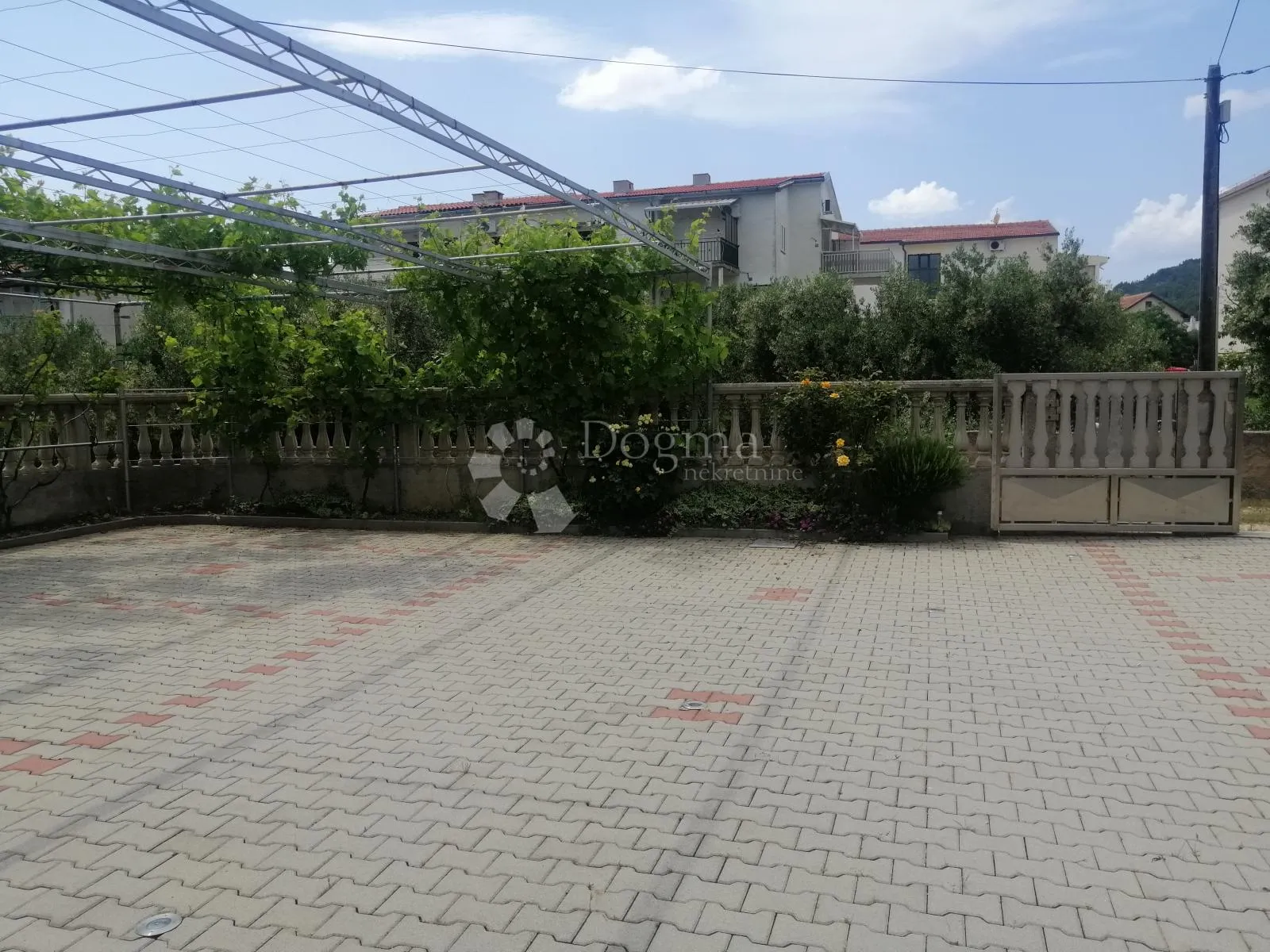 tribunj - kuća s 9 apartmana + građevinska parcela 418 m2 - slika 6