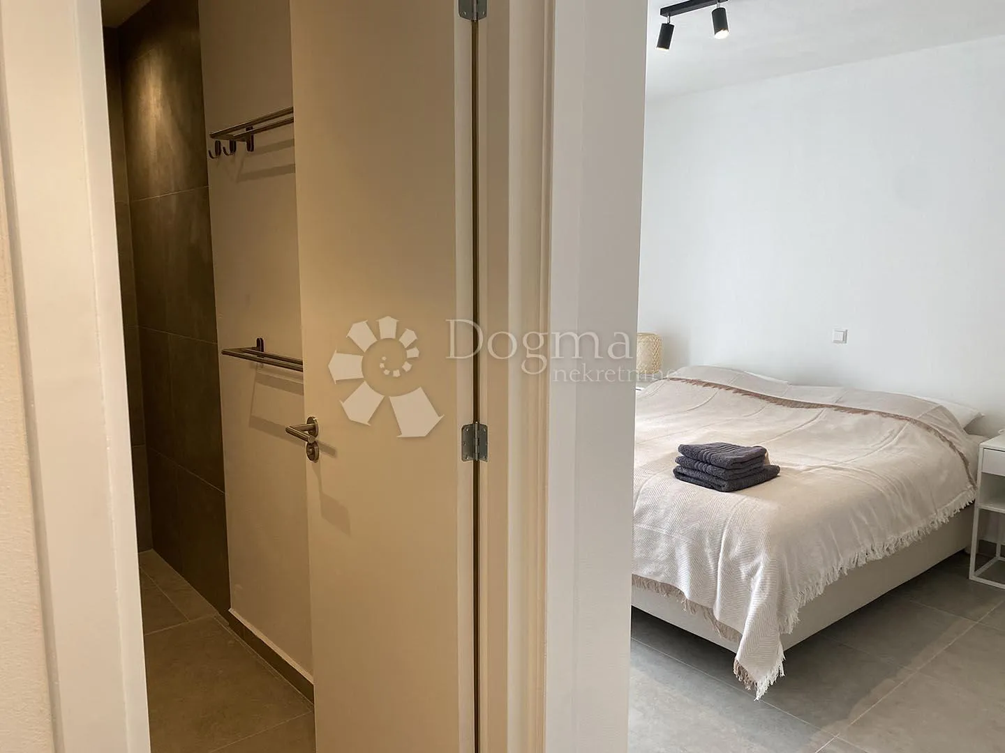 premantura - kuća sa 3 luksuzna apartmana i pogledom na more - slika 28