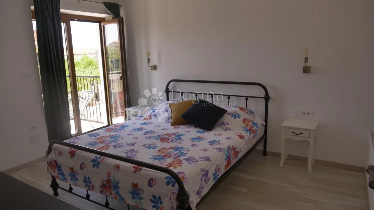 prilika! kamena kuća 5 minuta od mora! - slika 13