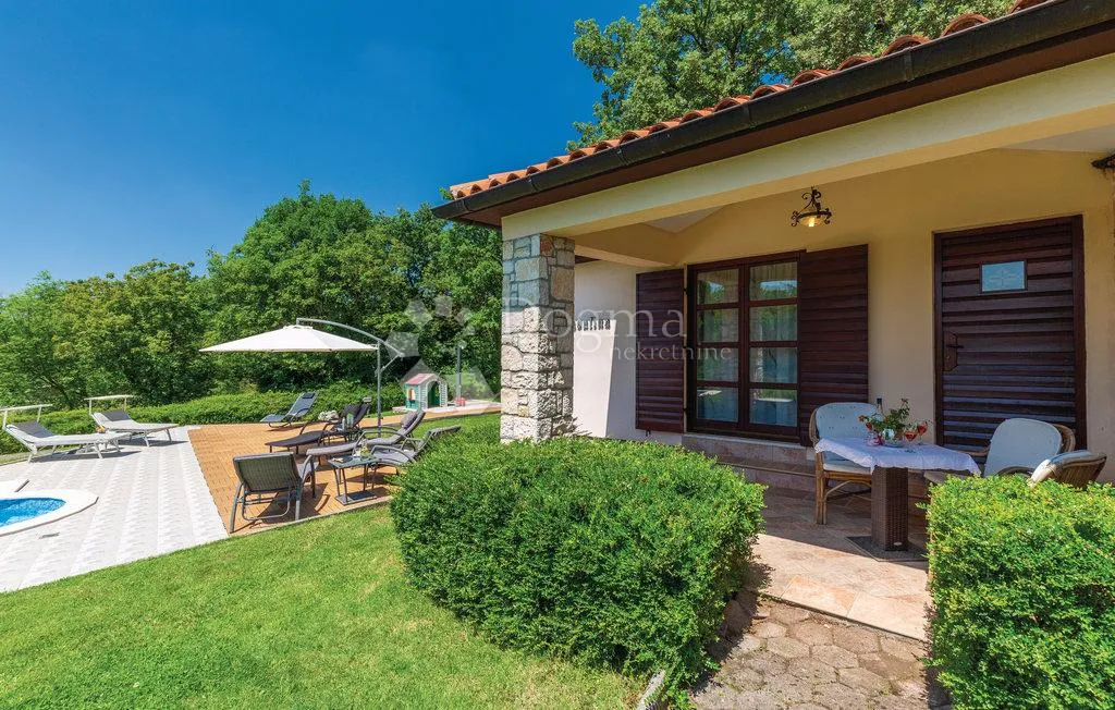 kamena kuća na šarmantnom imanju - slika 8