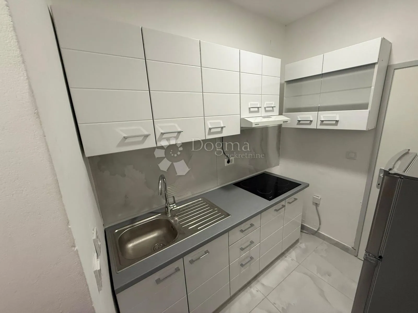 višestambena kuća 391 m² – odlična investicija - slika 7
