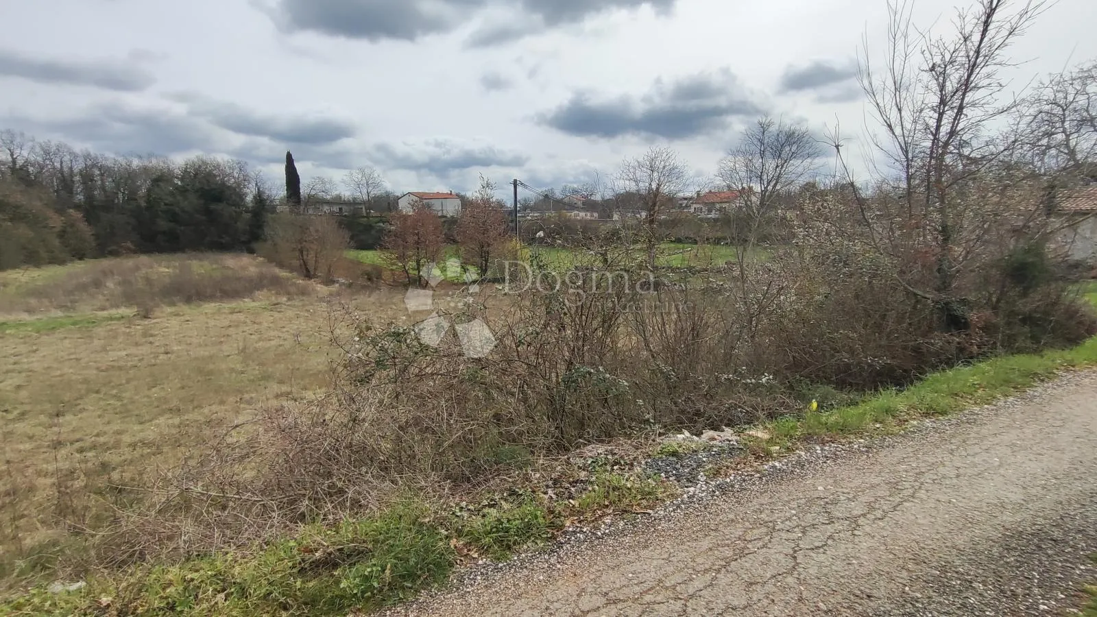 zemljište za više kuća tinjan - slika 7