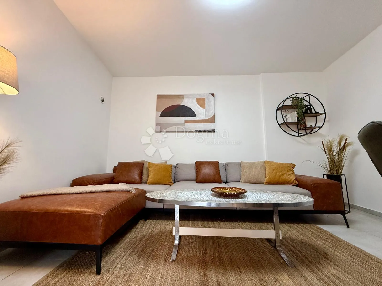 dva luksuzno renovirana apartmana rustikalnog šarma – vrhunska investicija u srcu pule - slika 24