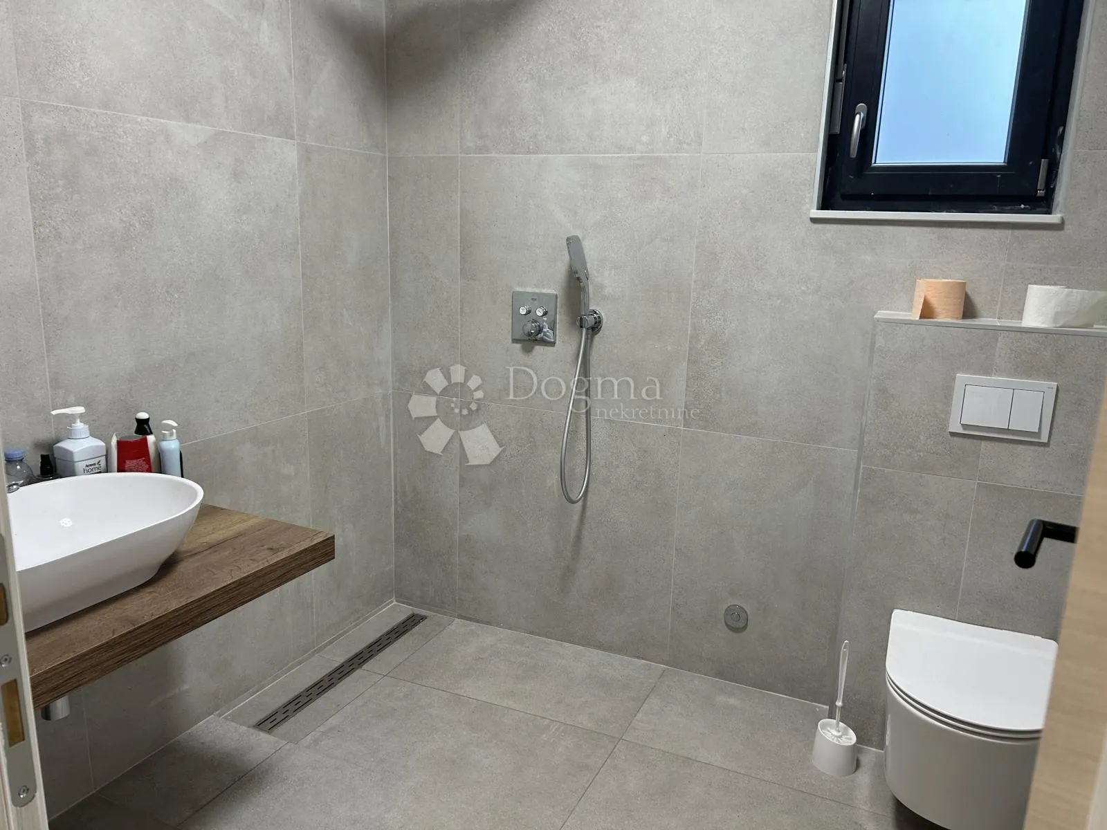 istra,kršan -moderna prizemnica okružena prirodom! prilika - slika 11