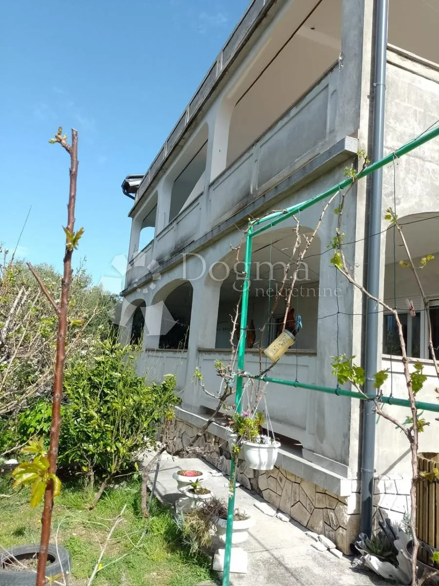 apartmanska kuća - slika 28