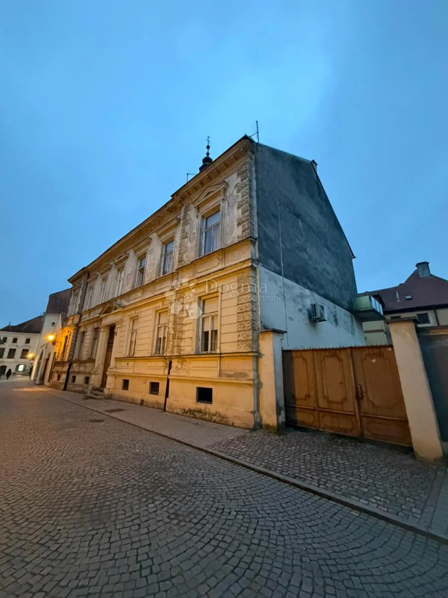 rijetkost u centru varaždina – 153 m² s garažom i potencijalom! - slika 1