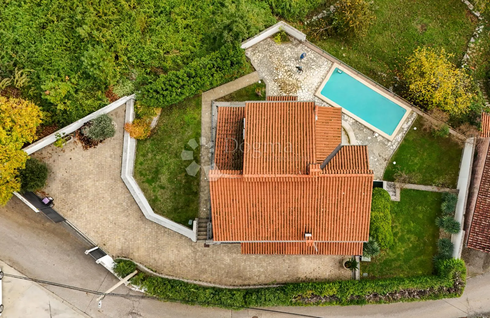 obiteljska kuća, ičići-poljane 280m2 - slika 1