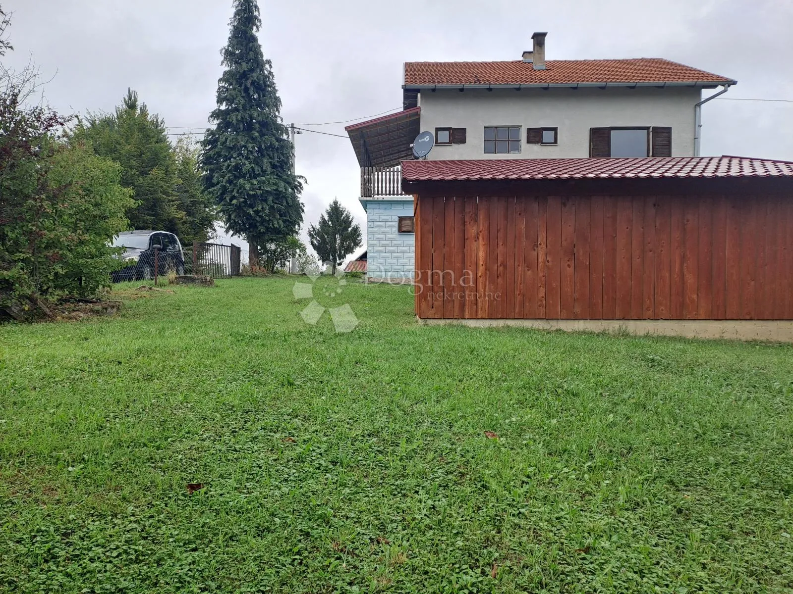 baš je lijepa, okućnica još više - slika 1