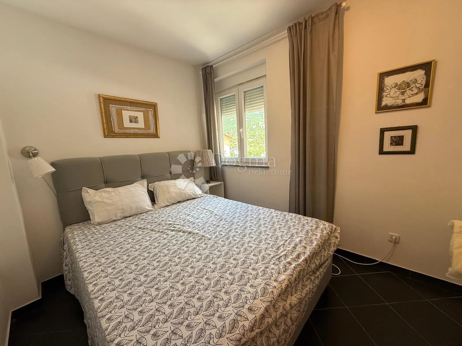 nov moderan namješten apartman 200 m od mora - slika 15