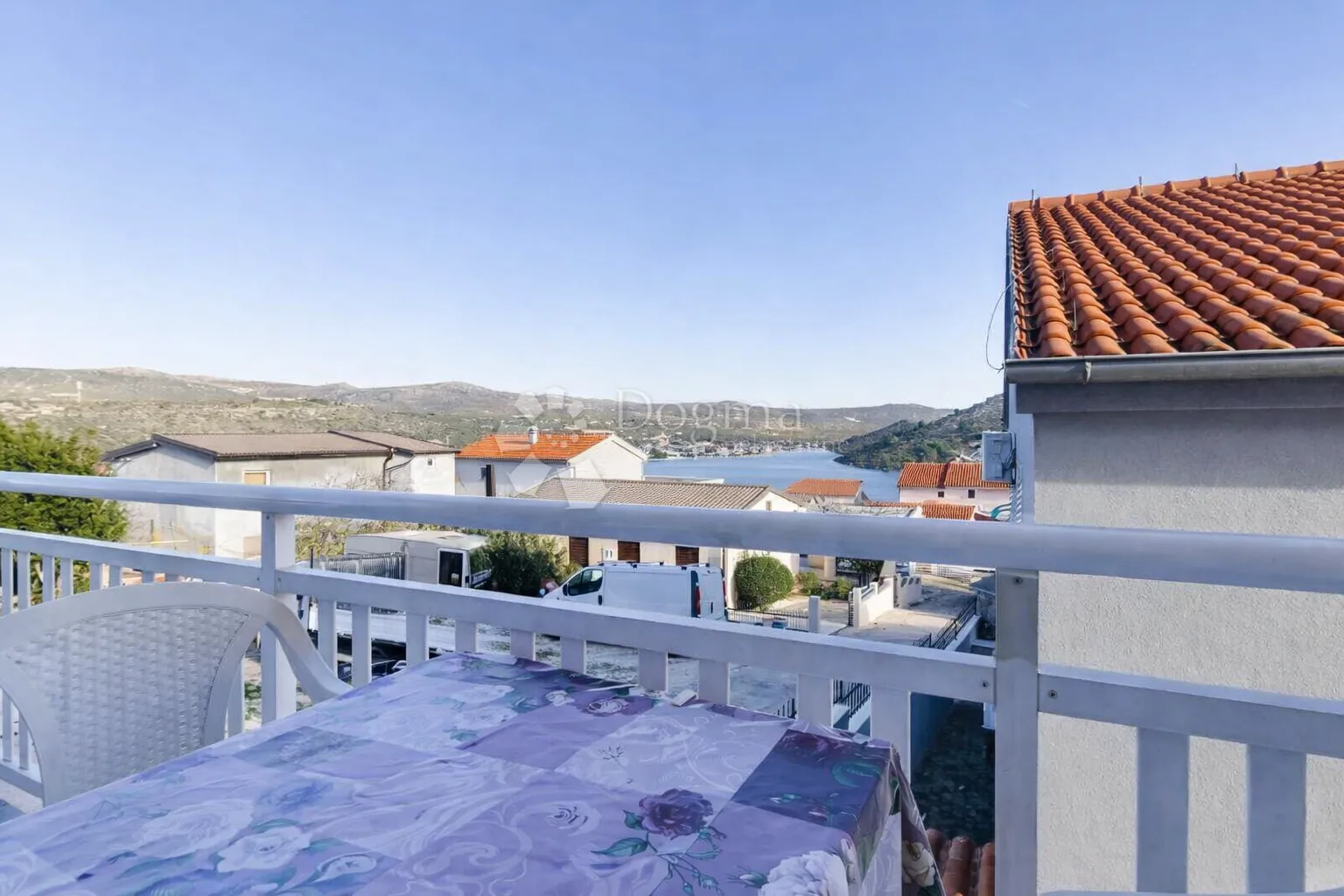 rogoznica – apartmanska kuća s 7 jedinica i velikim investicijskim potencijalom - slika 2