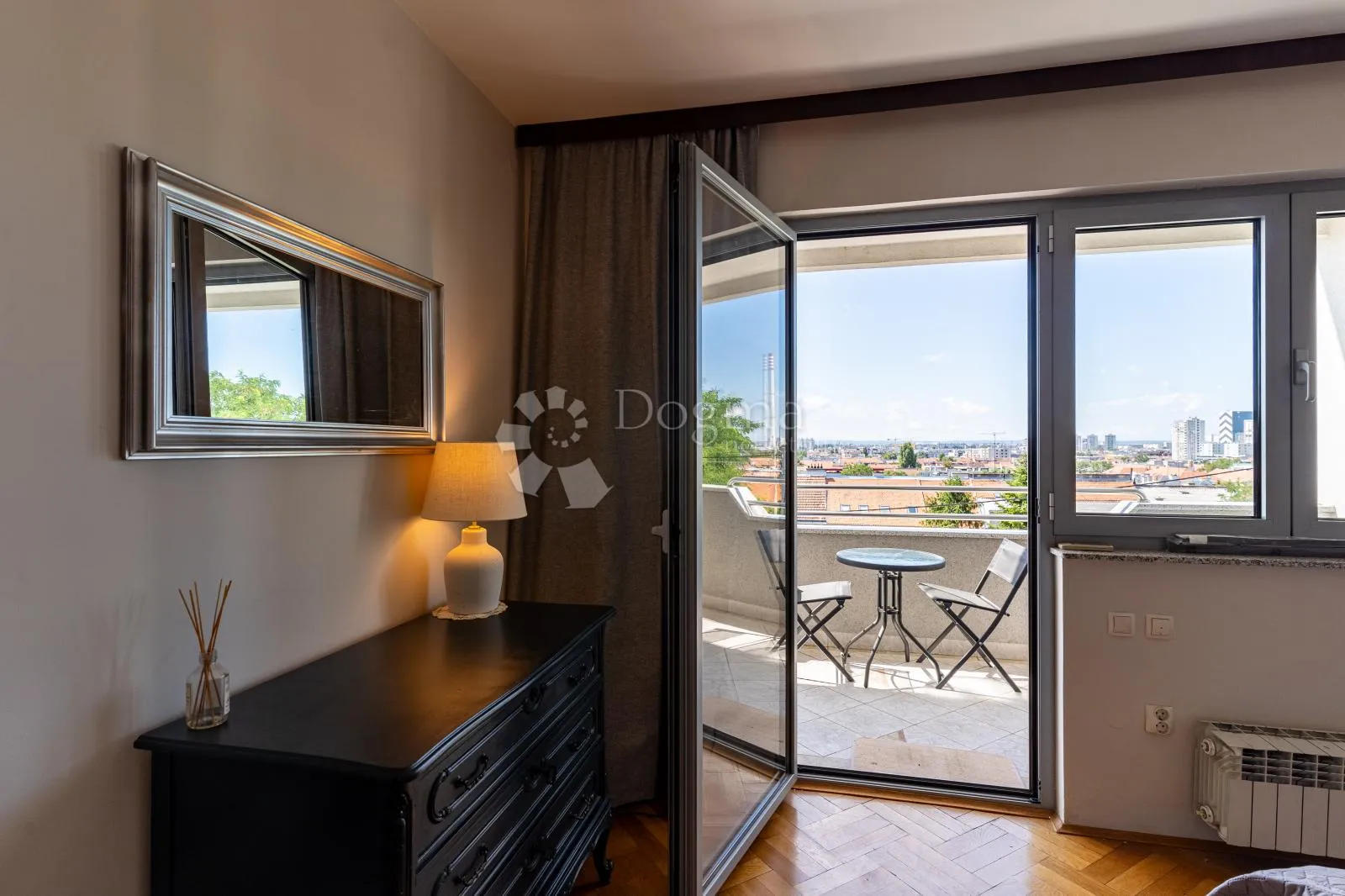 prostran dvoetažni stan s dvije panoramske terase – pantovčak / britanski trg, 200 m² - slika 23
