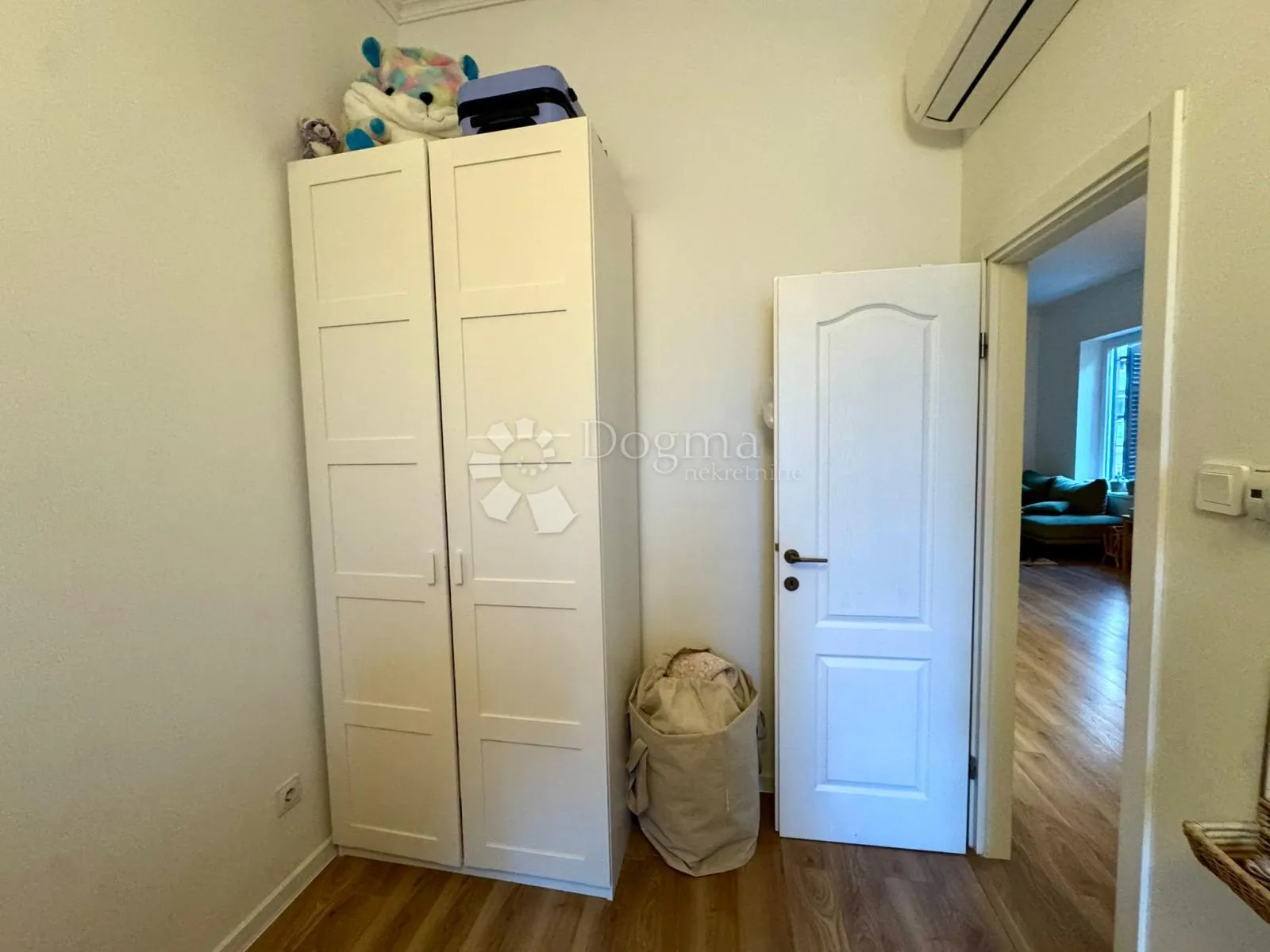 renovirani austrougraski stan, top lokacija - 81,14m2 - slika 18