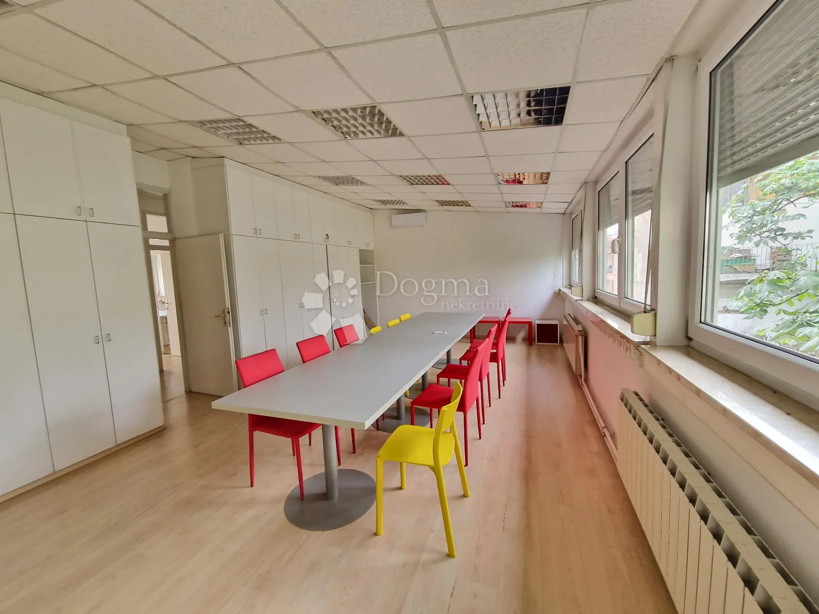 odličan, prostrani poslovni prostor nadomak centra grada - slika 7
