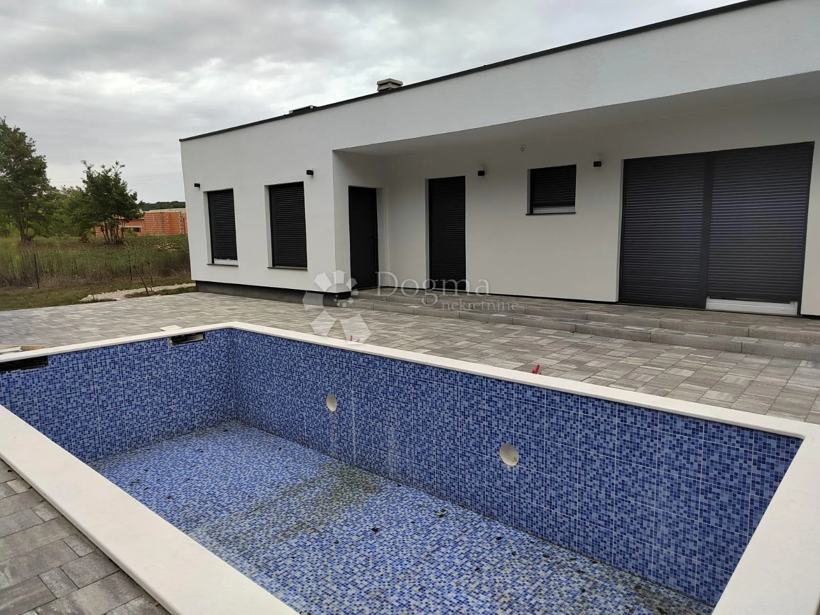 raritet u ponudi: nova vila s bazenom - slika 4