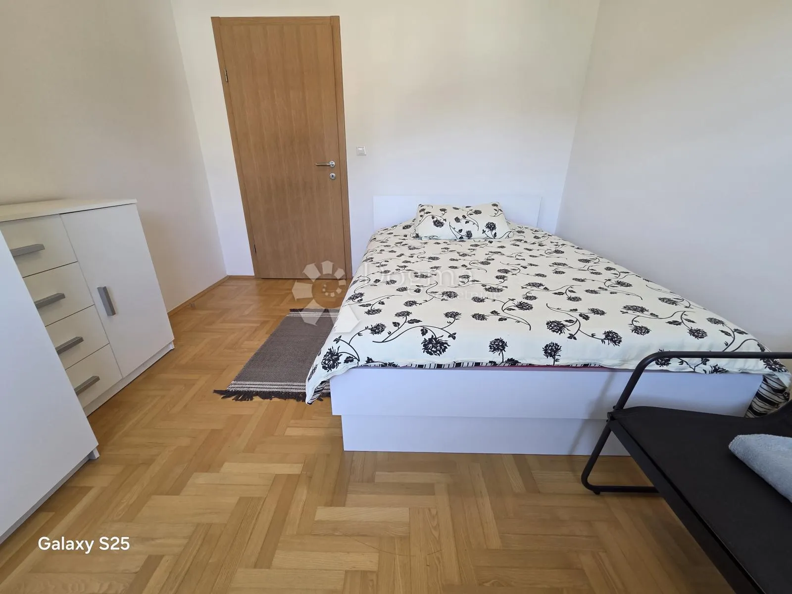 dugo selo dvosoban stan 51 m2 sa garažnim parkirnim mjestom i ostavom - slika 18