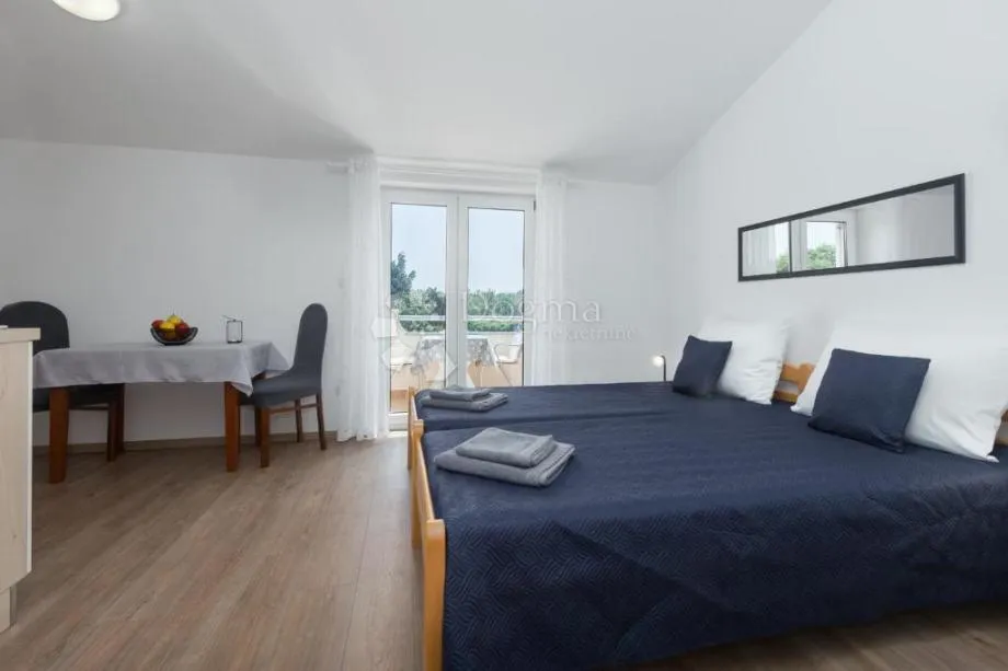 apartmanska kuća visokog potencijala 2 km od mora! - slika 18